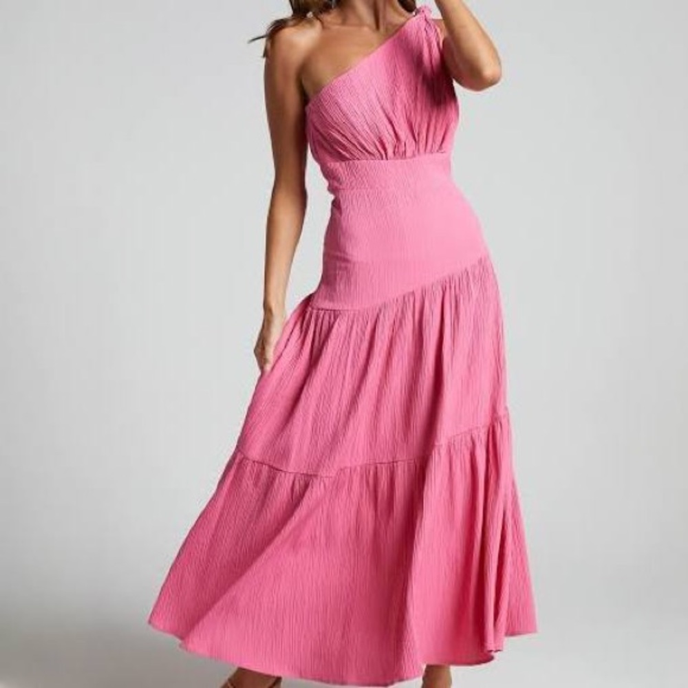 Long pink showpo dress!
